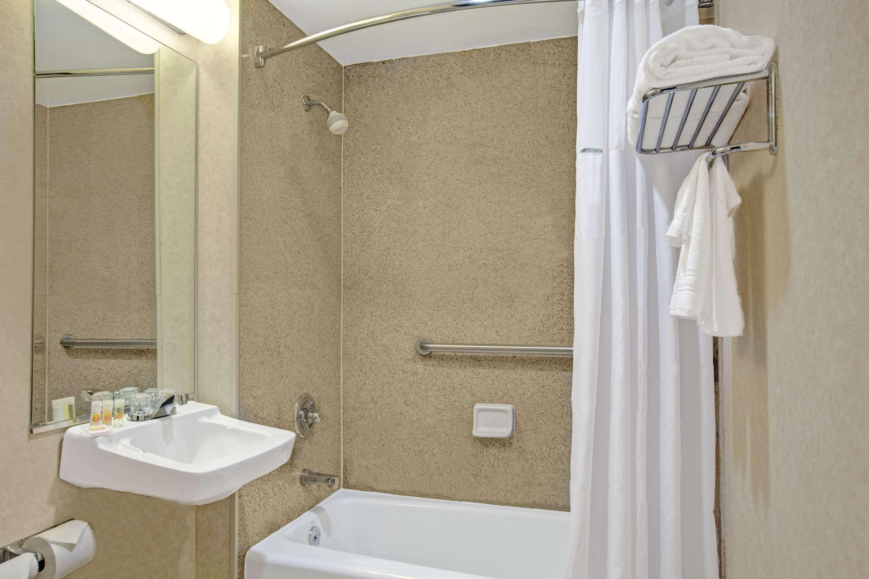 Days Inn By Wyndham Jamaica / Jfk Airport Нью-Йорк Номер фото