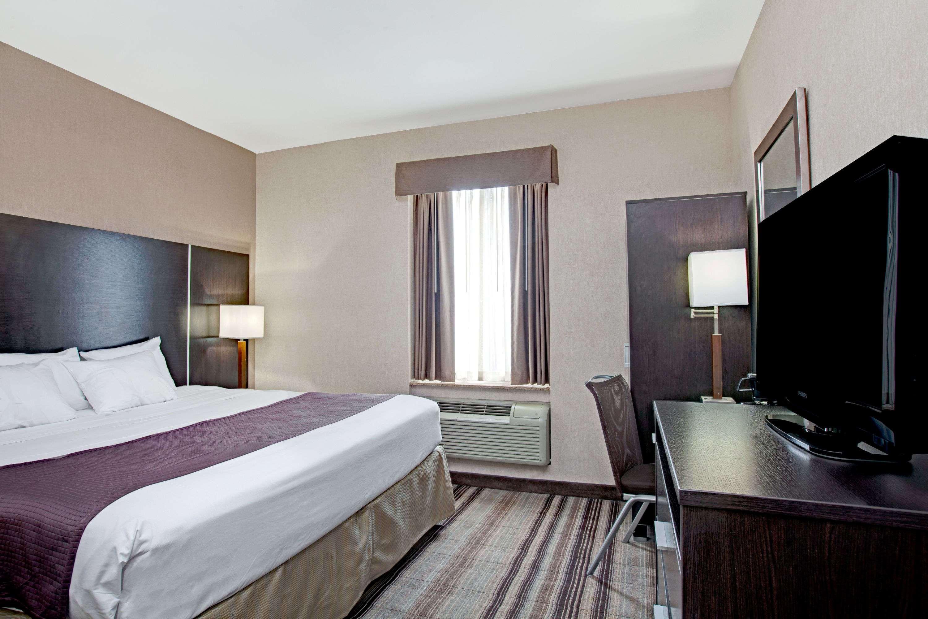 Days Inn By Wyndham Jamaica / Jfk Airport Нью-Йорк Экстерьер фото