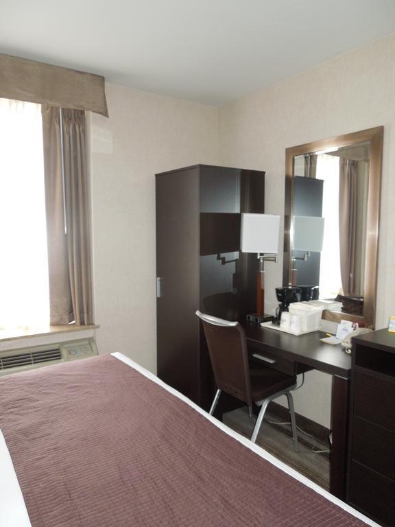 Days Inn By Wyndham Jamaica / Jfk Airport Нью-Йорк Экстерьер фото